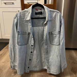 Vintage Levi’s jean shirt size M